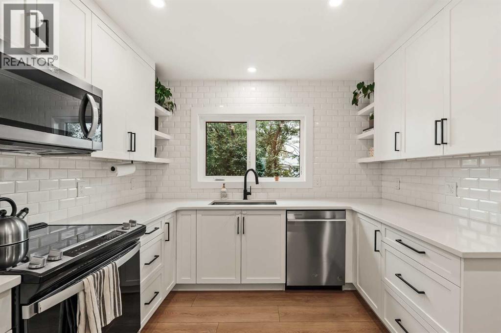 Single Family House Bungalow for Sale in  Kirby Place SW Kingsland Calgary 