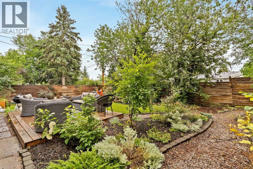 Single Family House Bungalow for Sale in  Kirby Place SW Kingsland Calgary 
