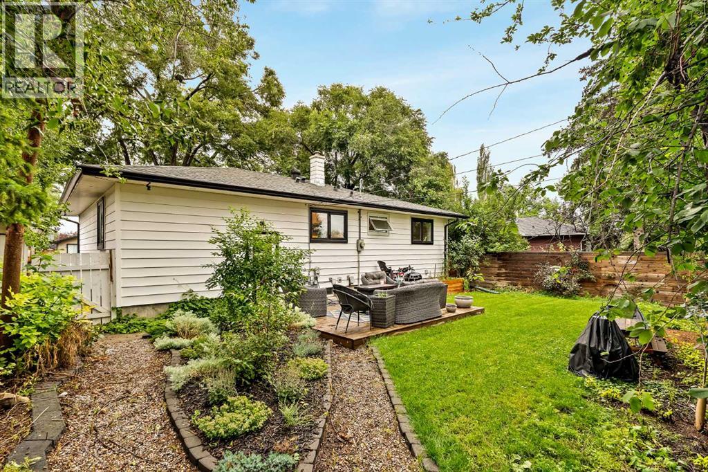 Single Family House Bungalow for Sale in  Kirby Place SW Kingsland Calgary 