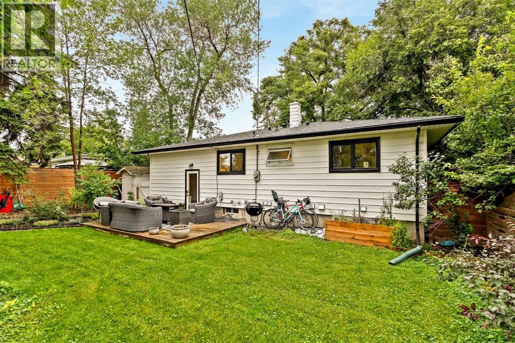 Single Family House Bungalow for Sale in  Kirby Place SW Kingsland Calgary 