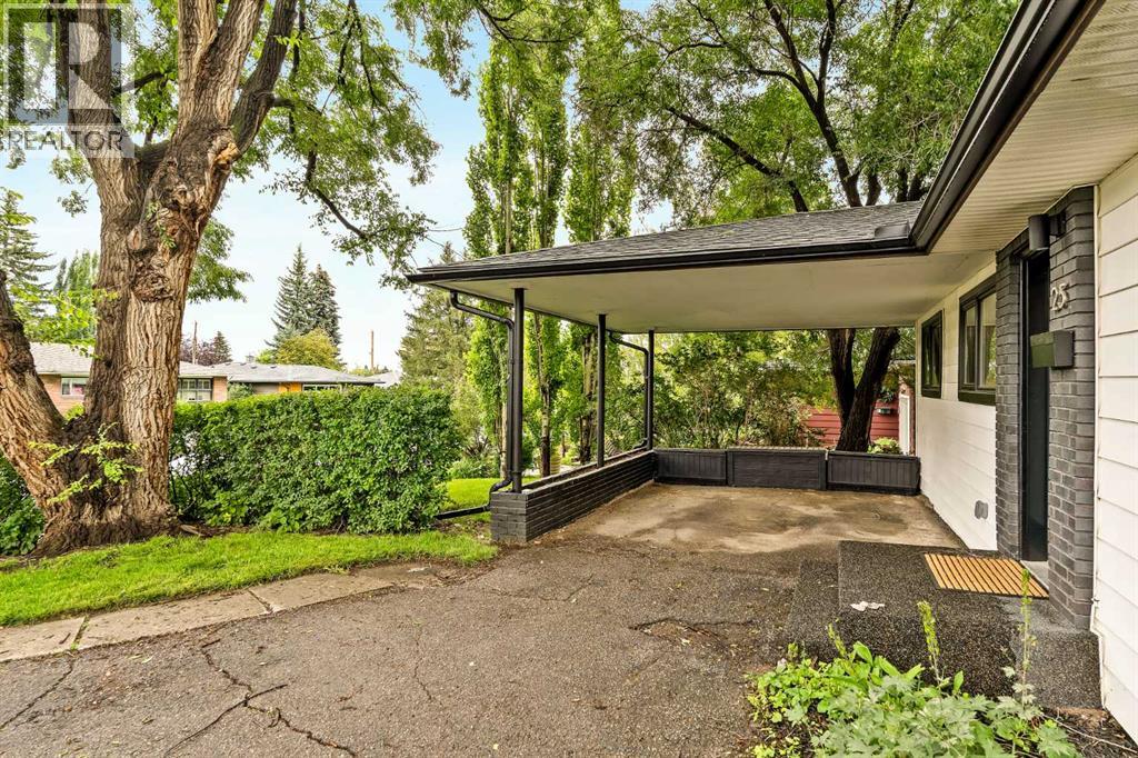 Single Family House Bungalow for Sale in  Kirby Place SW Kingsland Calgary 