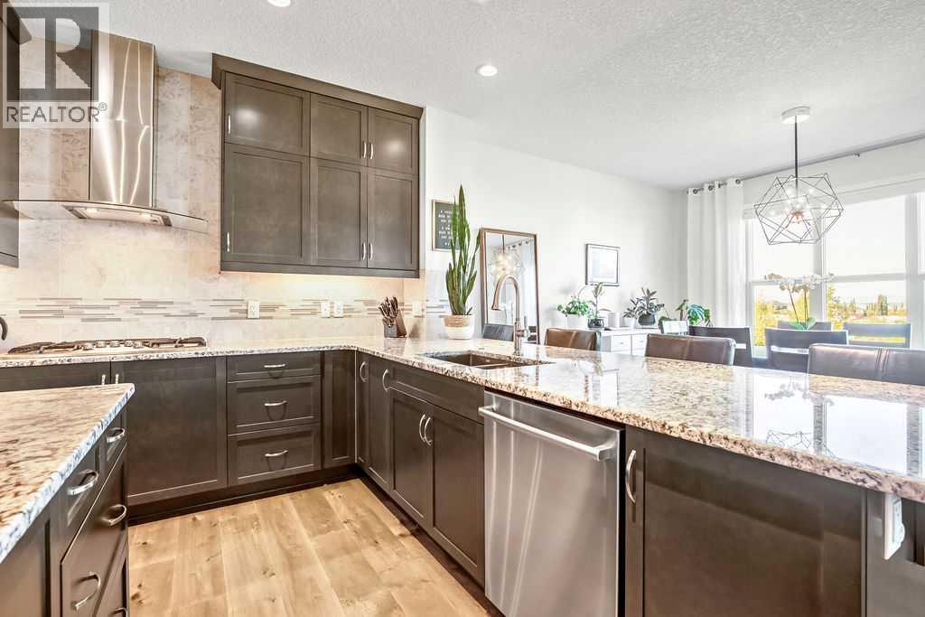 Photo 8 of 55 Sundown Way, Cochrane AB