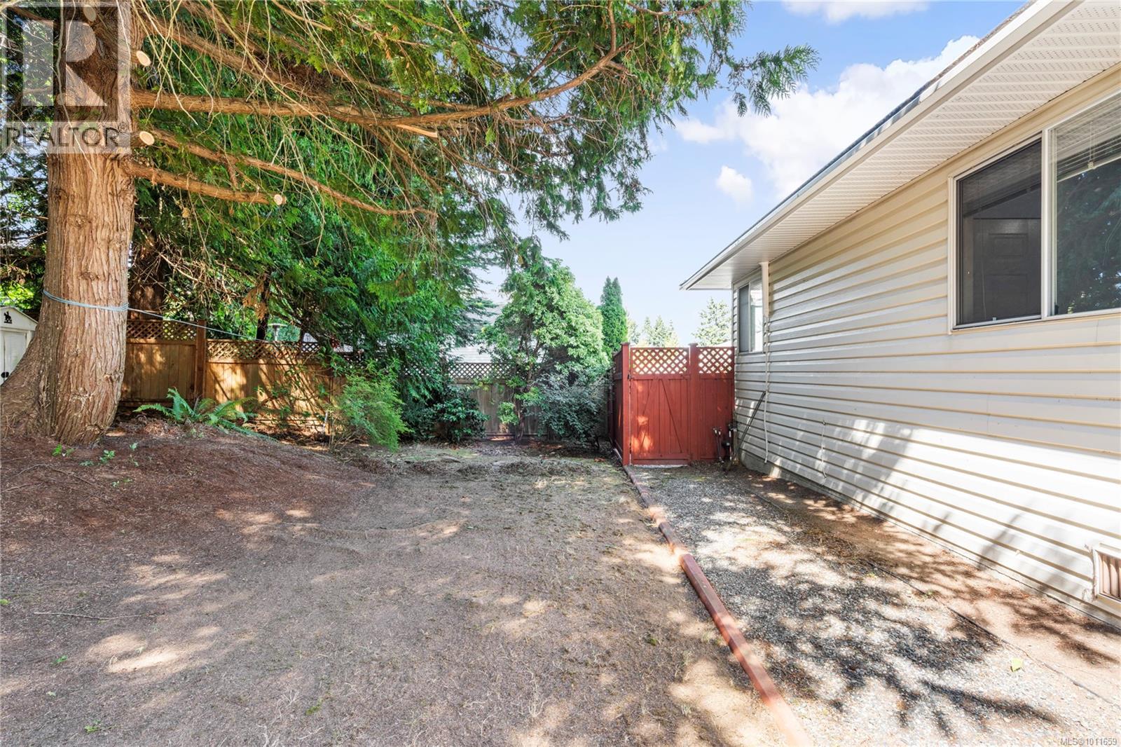 Photo 36 of 5420 Westdale Rd, Nanaimo BC
