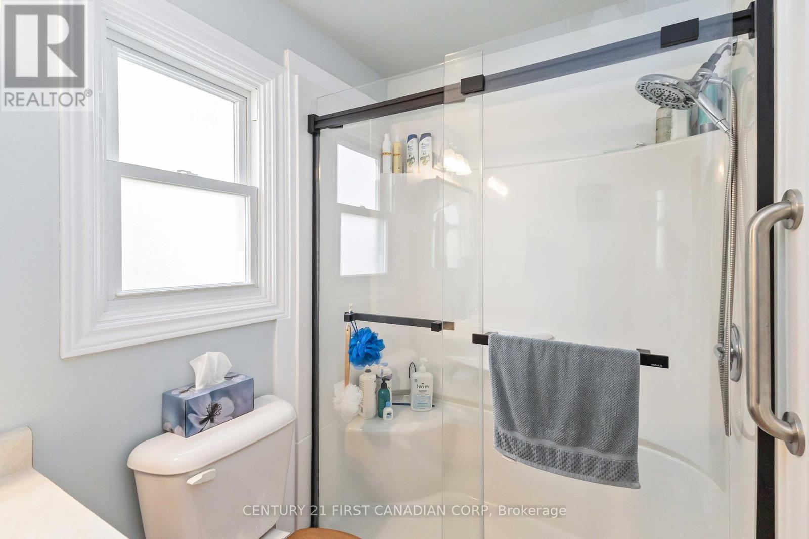 Photo 19 of 71 Golfdale Crescent, London South ON