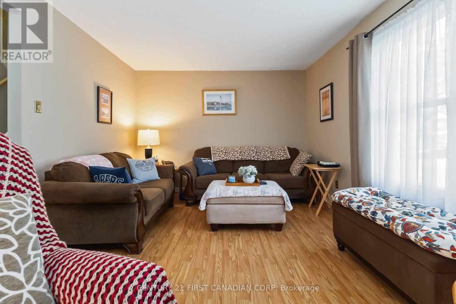 Photo 5 of 71 Golfdale Crescent, London South ON