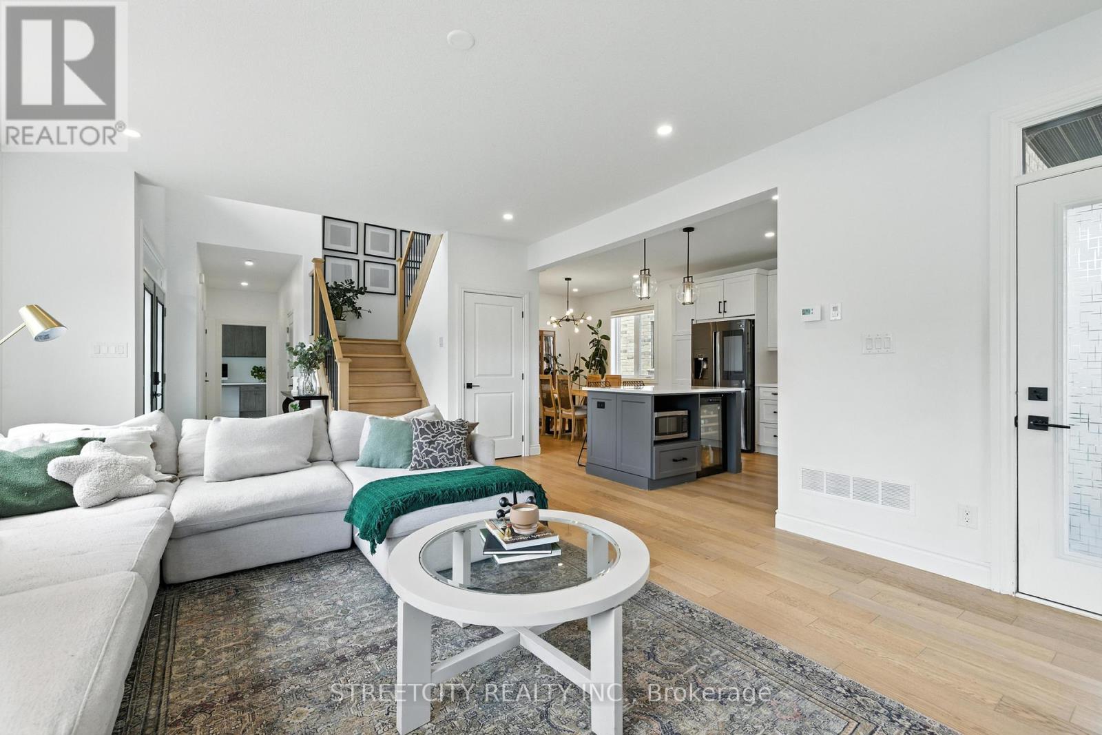 Photo 12 of 1616 Henrica Avenue, London North ON
