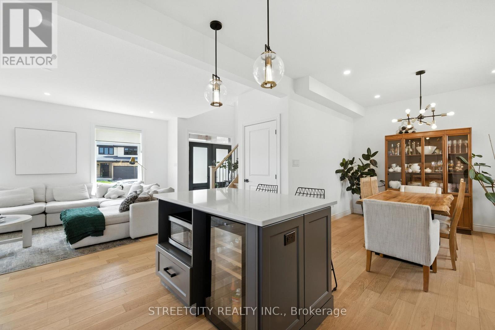 Photo 15 of 1616 Henrica Avenue, London North ON