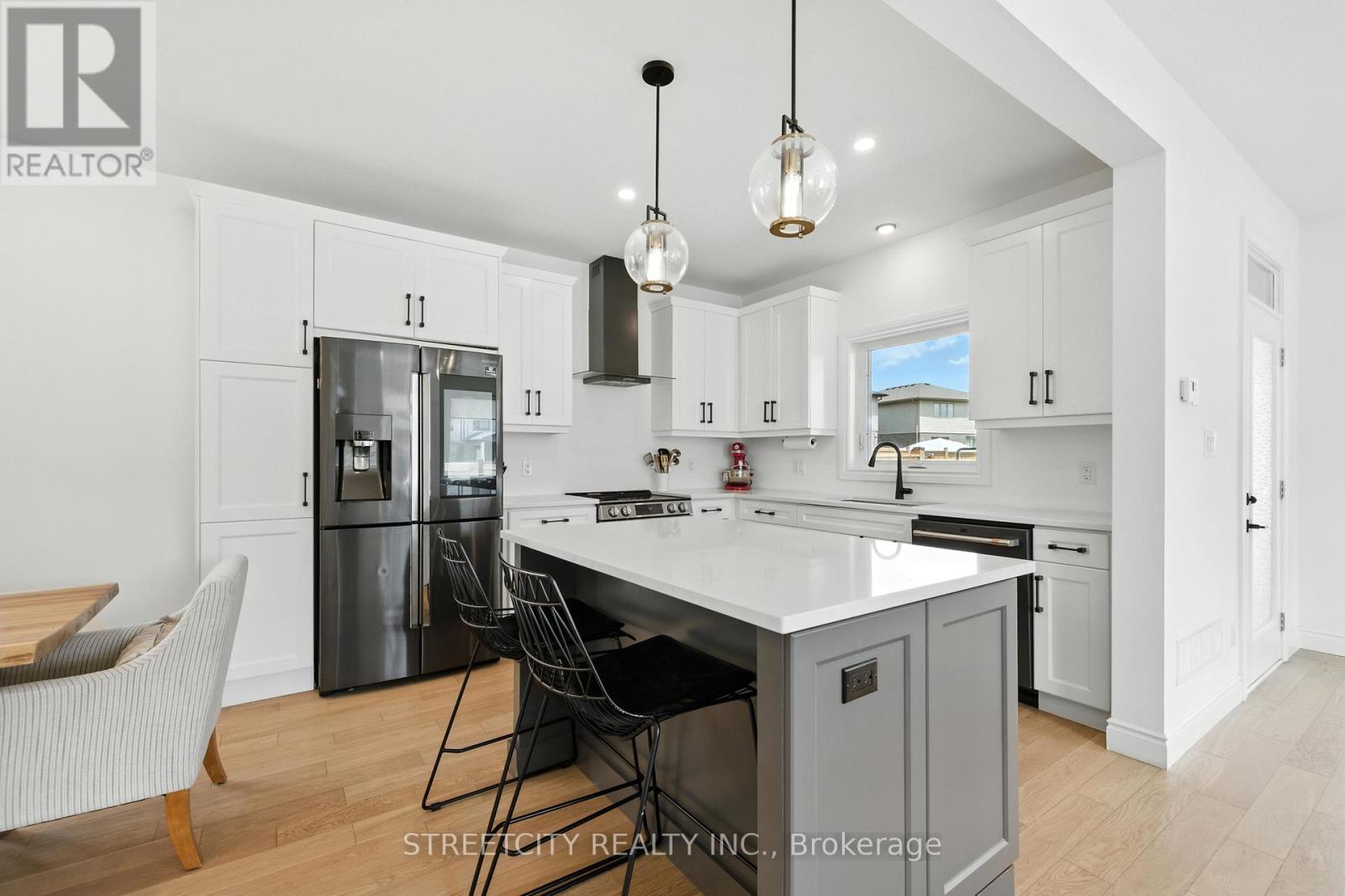 Photo 19 of 1616 Henrica Avenue, London North ON