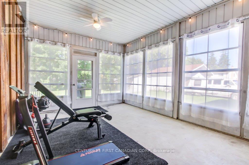 Single Family House Bungalow for Sale in  LORNE STREET Central Elgin (Belmont) 