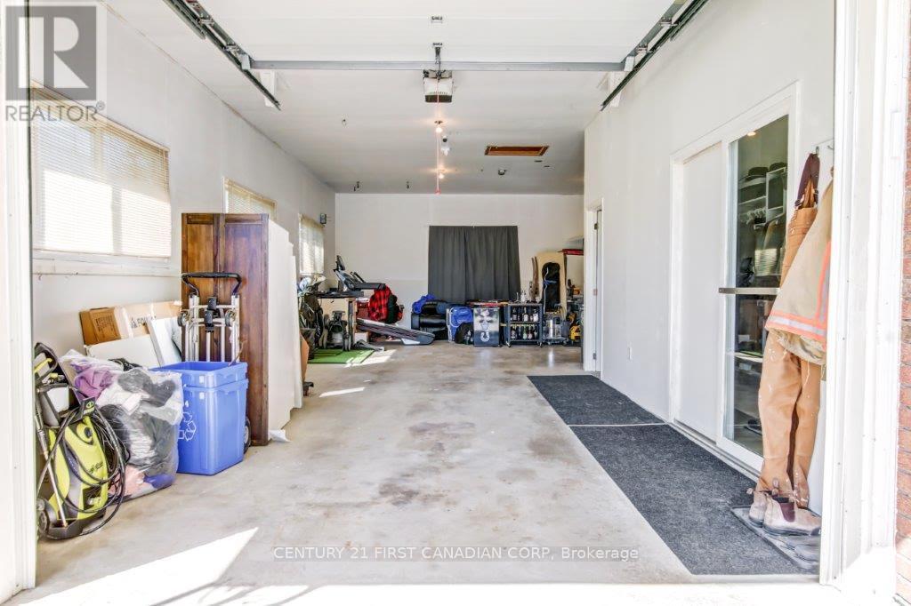 Single Family House Bungalow for Sale in  LORNE STREET Central Elgin (Belmont) 