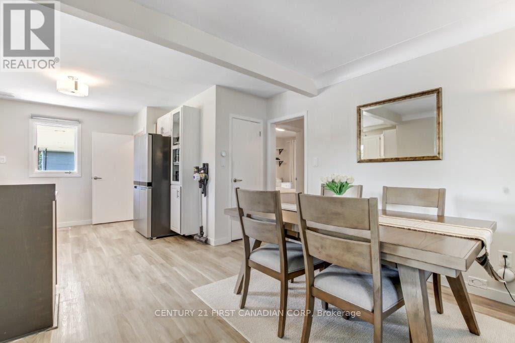 Single Family House Bungalow for Sale in  LORNE STREET Central Elgin (Belmont) 