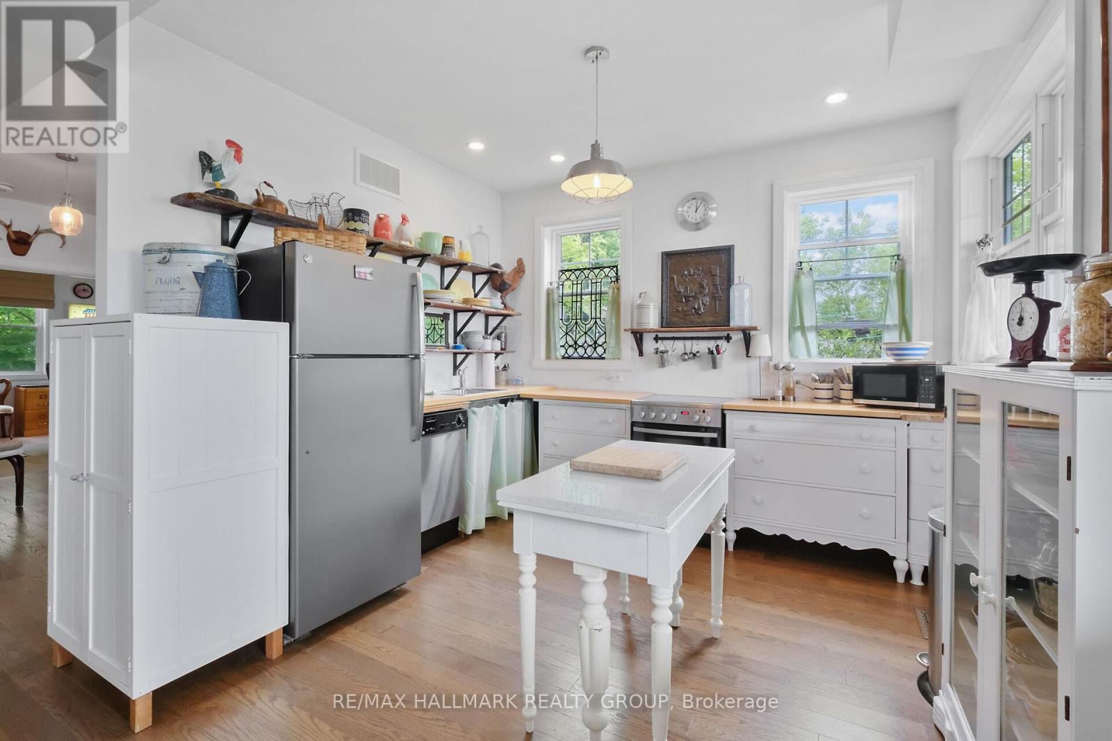 Photo 9 of 500 Bayview Drive, Ottawa ON