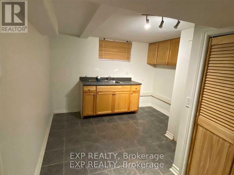 Photo 12 of 332 Moore Park Avenue, Toronto ON