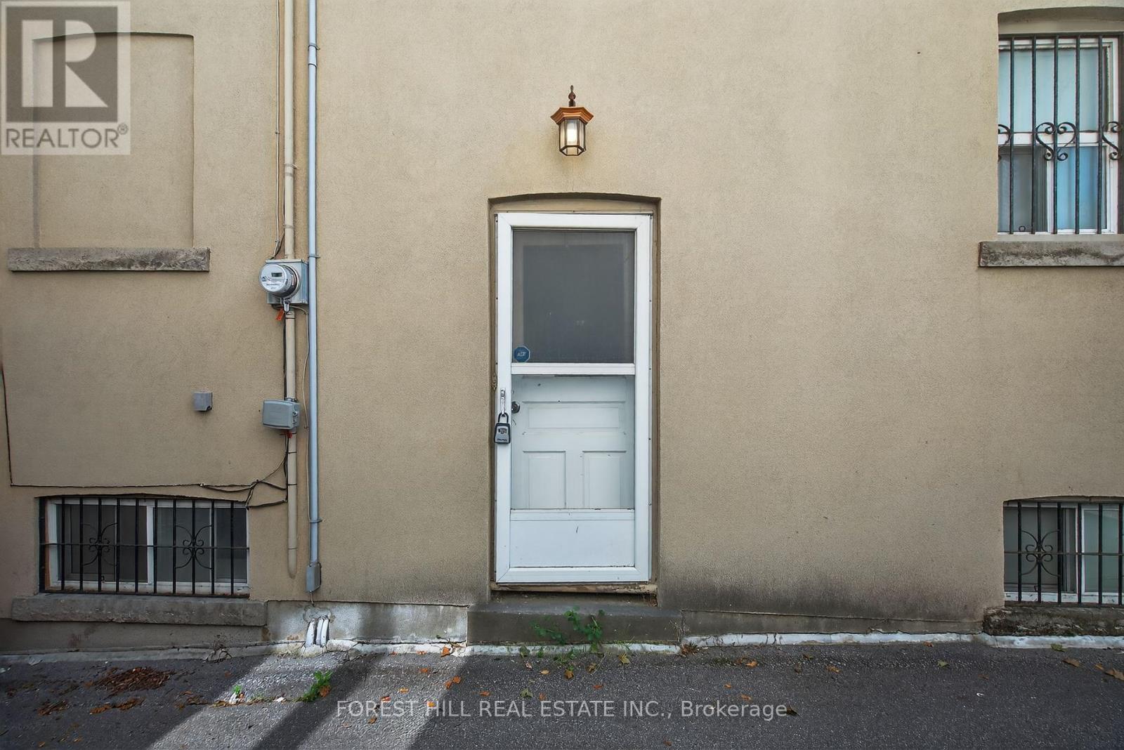 Photo 3 of Lower 485 Spadina Road, Toronto ON