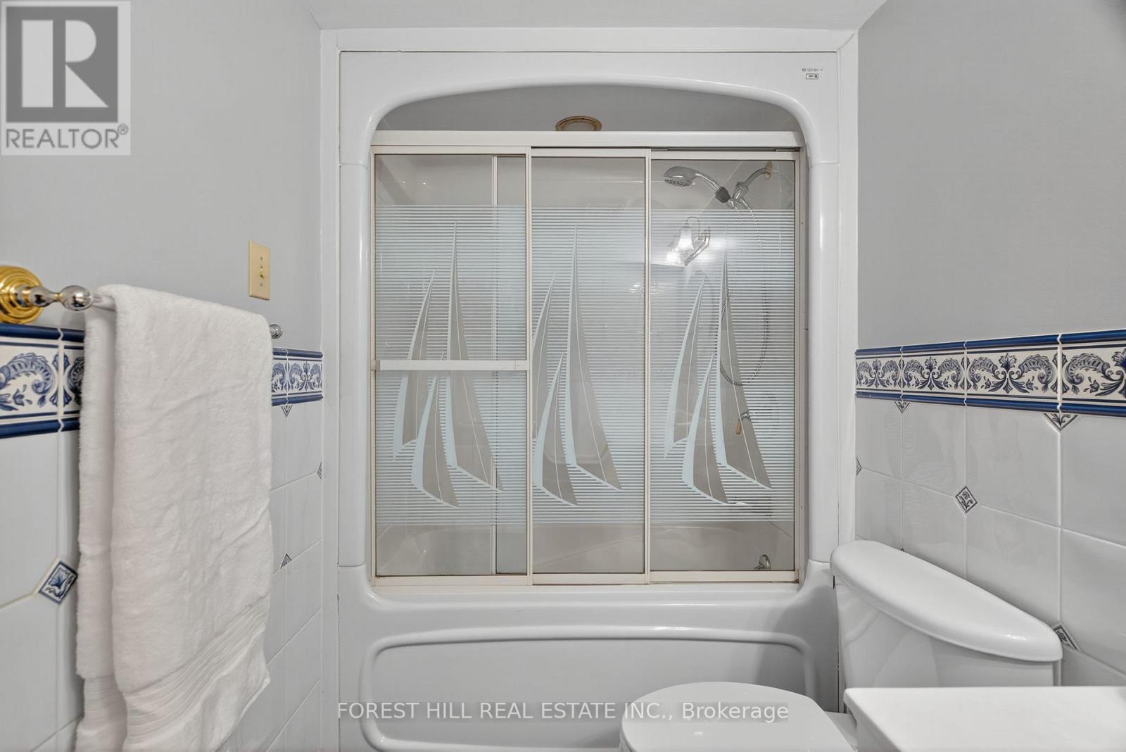 Photo 13 of Lower 485 Spadina Road, Toronto ON