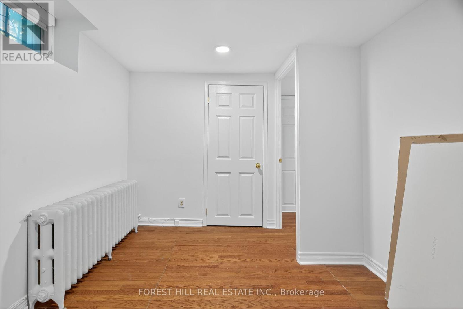 Photo 10 of Lower 485 Spadina Road, Toronto ON