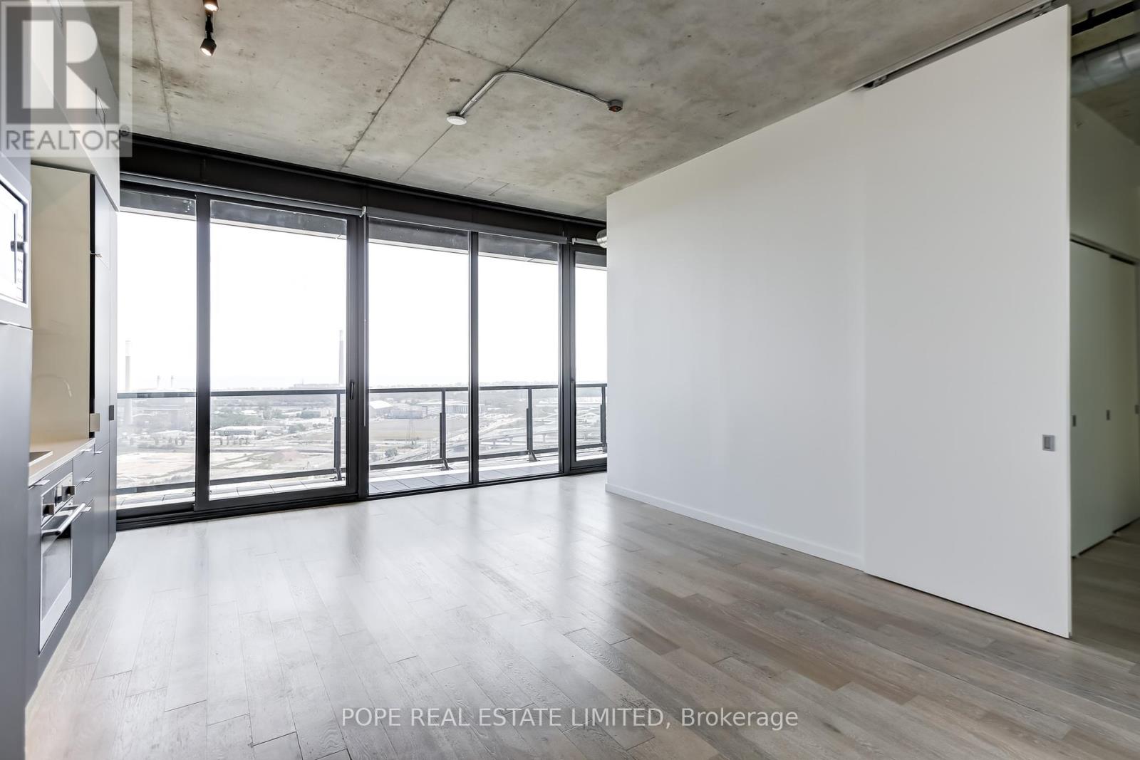 Photo 2 of 2809 170 Bayview Avenue, Toronto ON