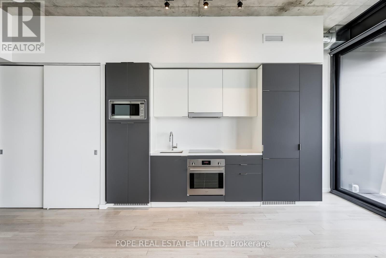 Photo 5 of 2809 170 Bayview Avenue, Toronto ON