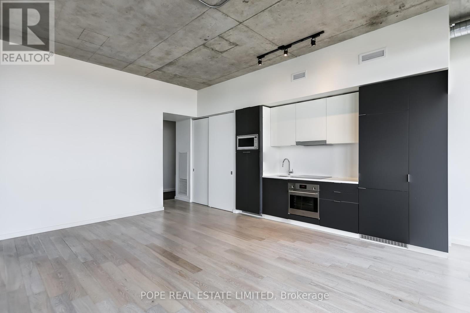 Photo 6 of 2809 170 Bayview Avenue, Toronto ON