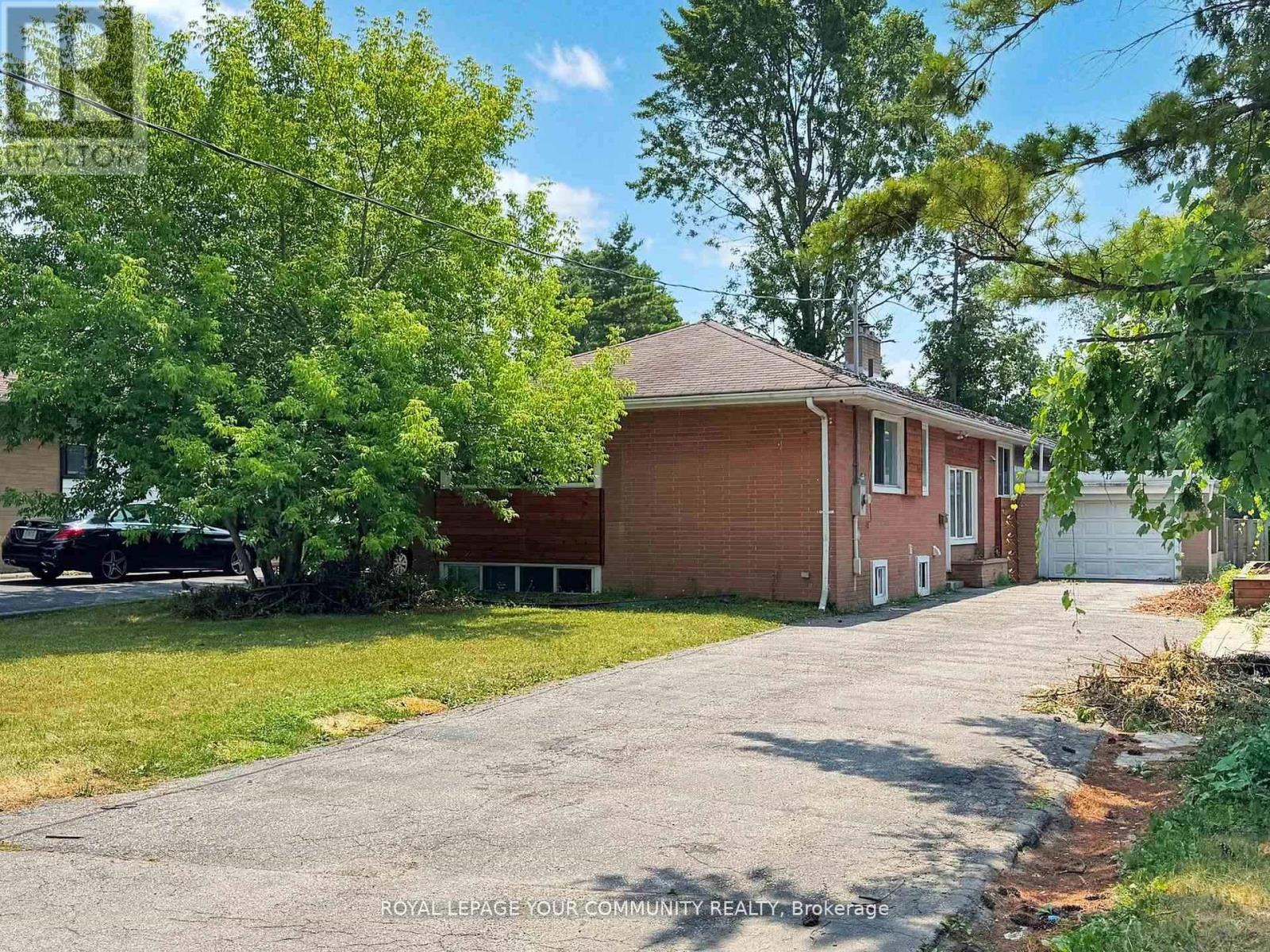 Photo 1 of Main 17 Dobbin Road, Toronto ON