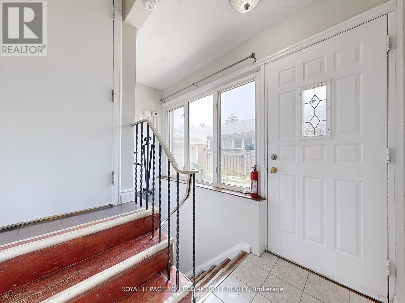 Photo 29 of Main 17 Dobbin Road, Toronto ON