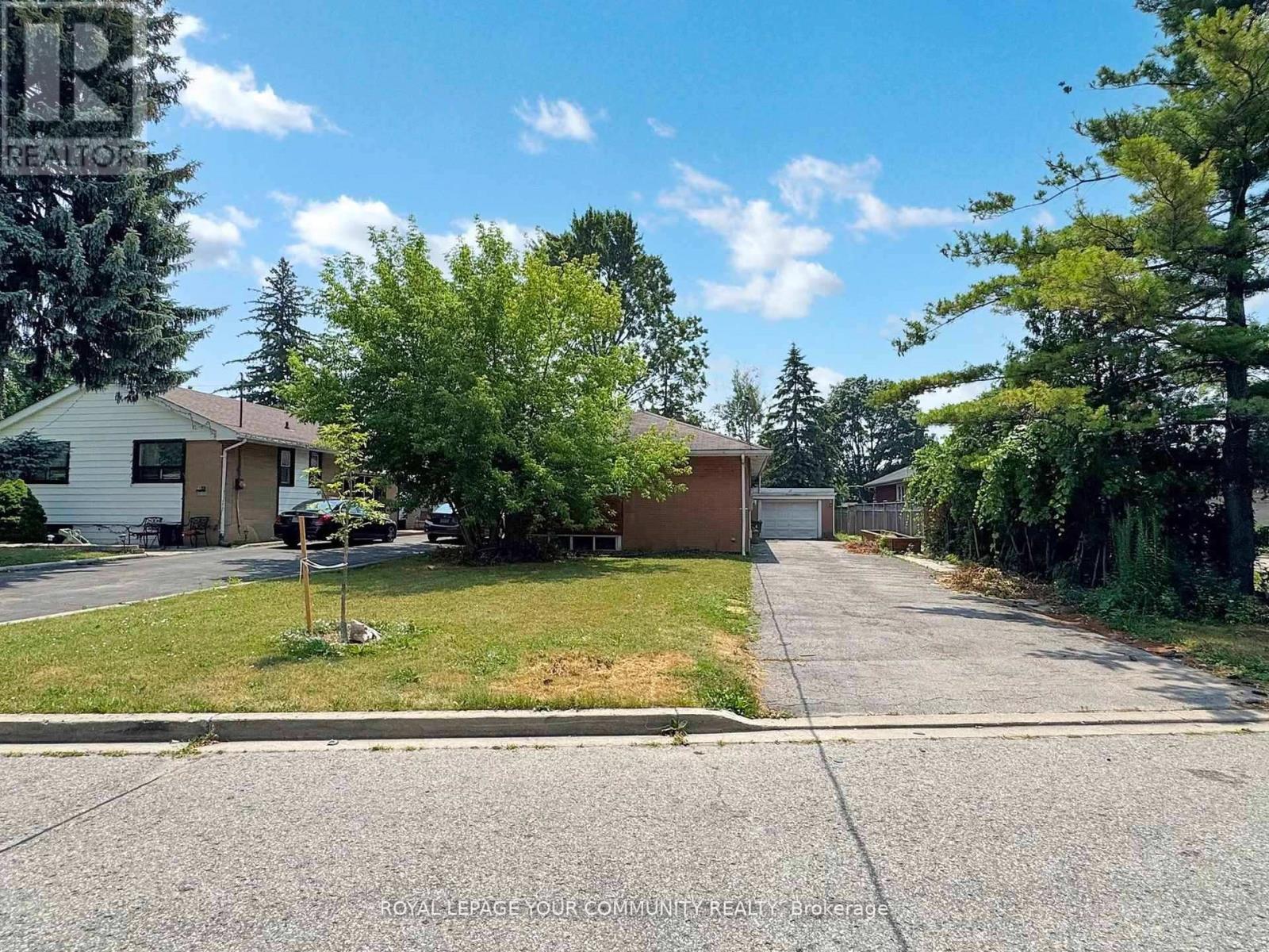 Photo 3 of Main 17 Dobbin Road, Toronto ON