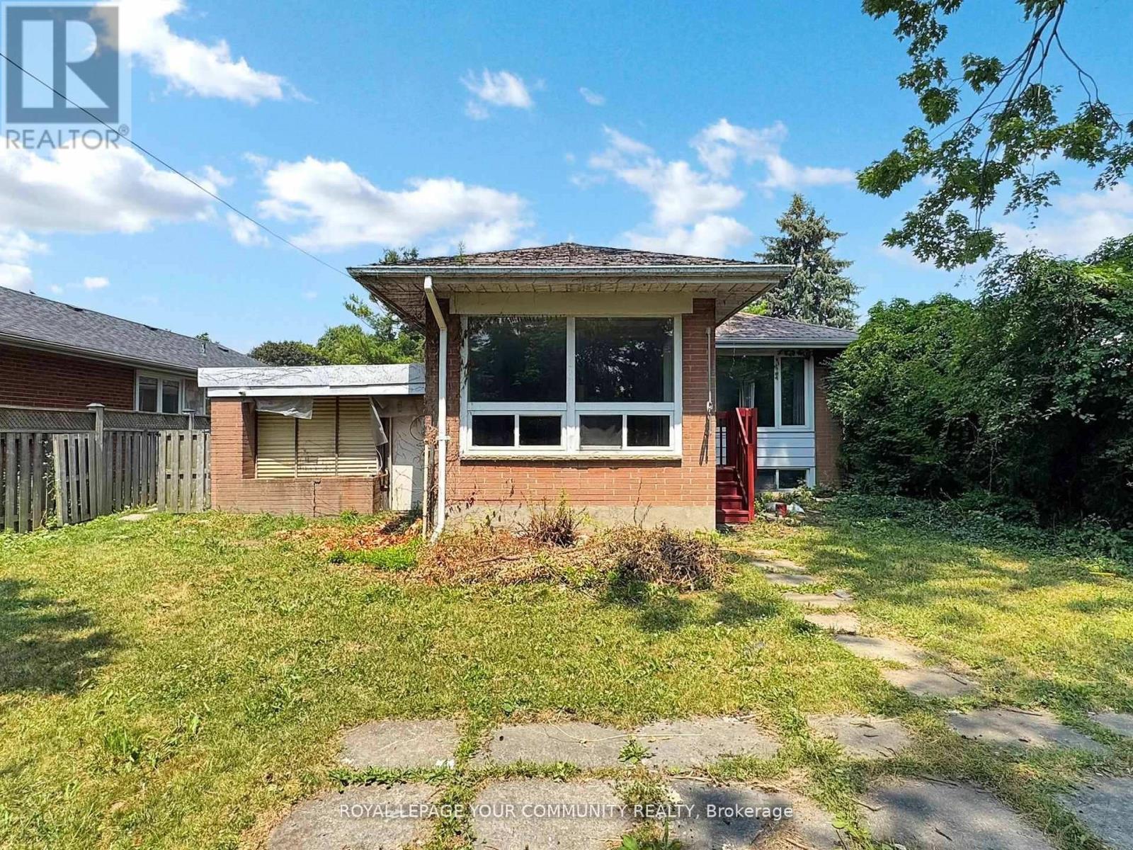 Photo 31 of Main 17 Dobbin Road, Toronto ON