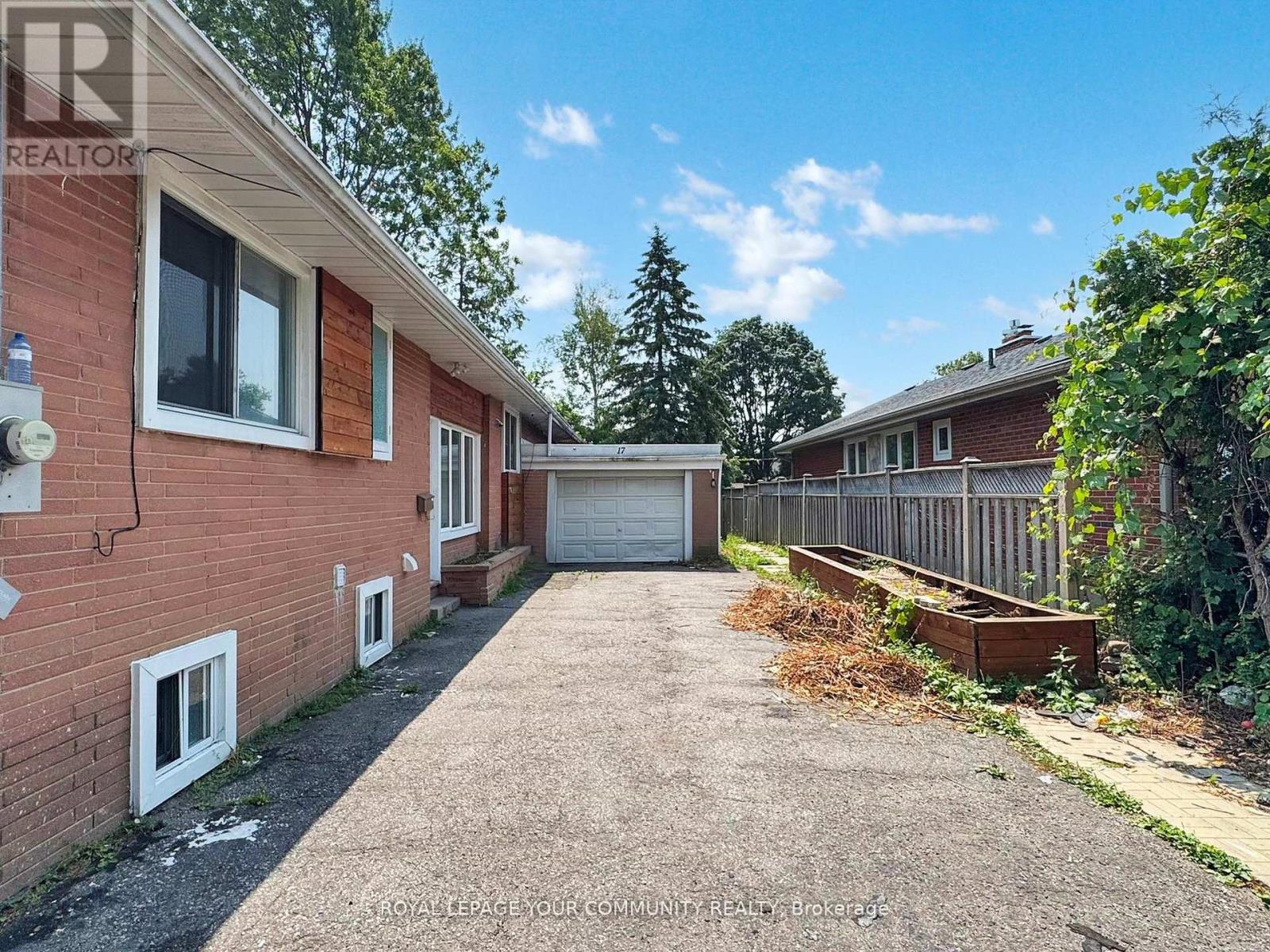 Photo 6 of Main 17 Dobbin Road, Toronto ON