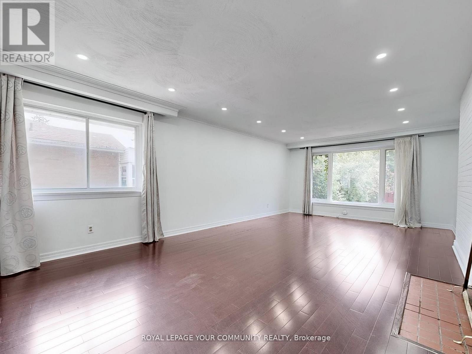 Photo 7 of Main 17 Dobbin Road, Toronto ON