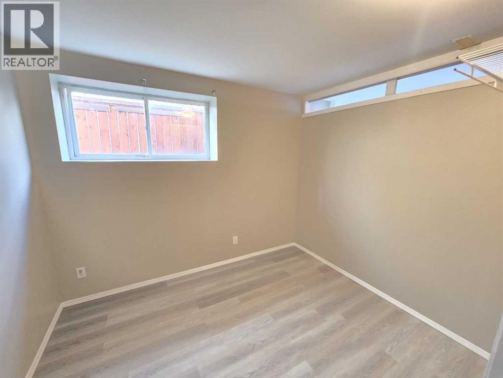 Single Family House Bi-level for Sale in  tarington Manor Taradale Calgary 