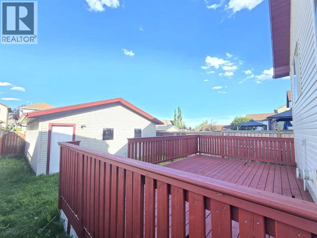 Single Family House Bi-level for Sale in  tarington Manor Taradale Calgary 