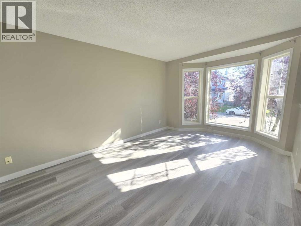 Single Family House Bi-level for Sale in  tarington Manor Taradale Calgary 