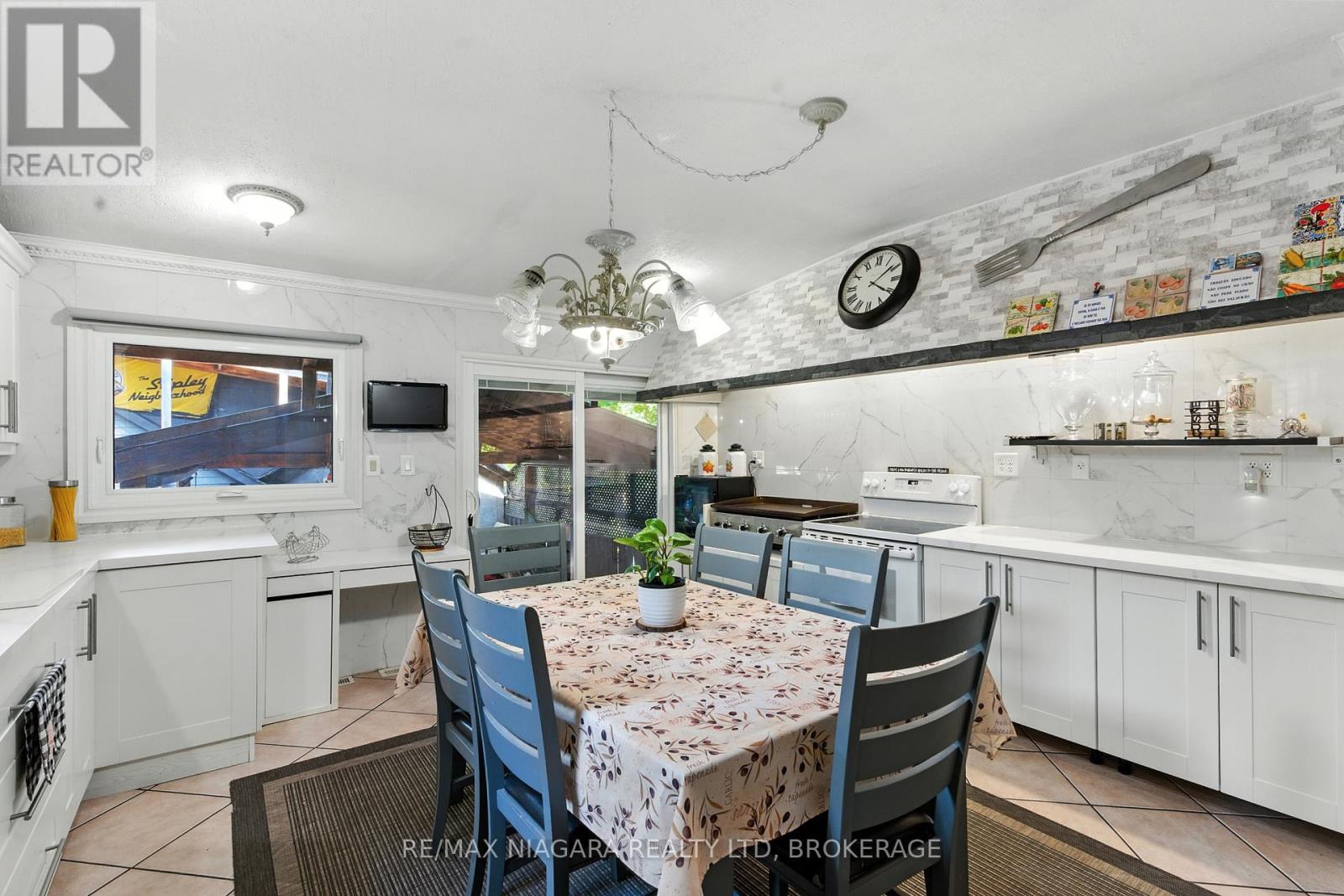 Photo 11 of 107 Beechwood Avenue, Hamilton ON