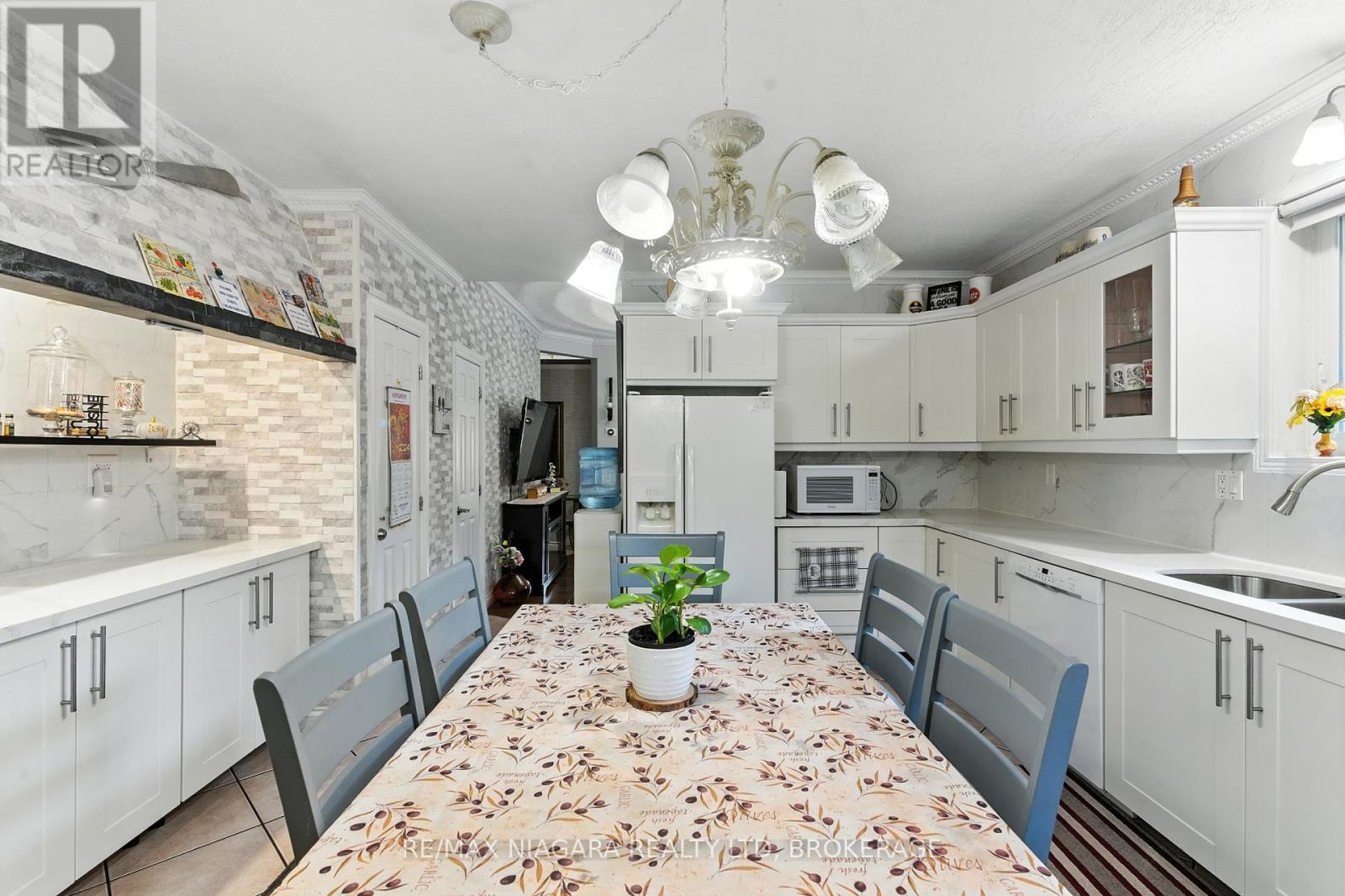 Photo 15 of 107 Beechwood Avenue, Hamilton ON