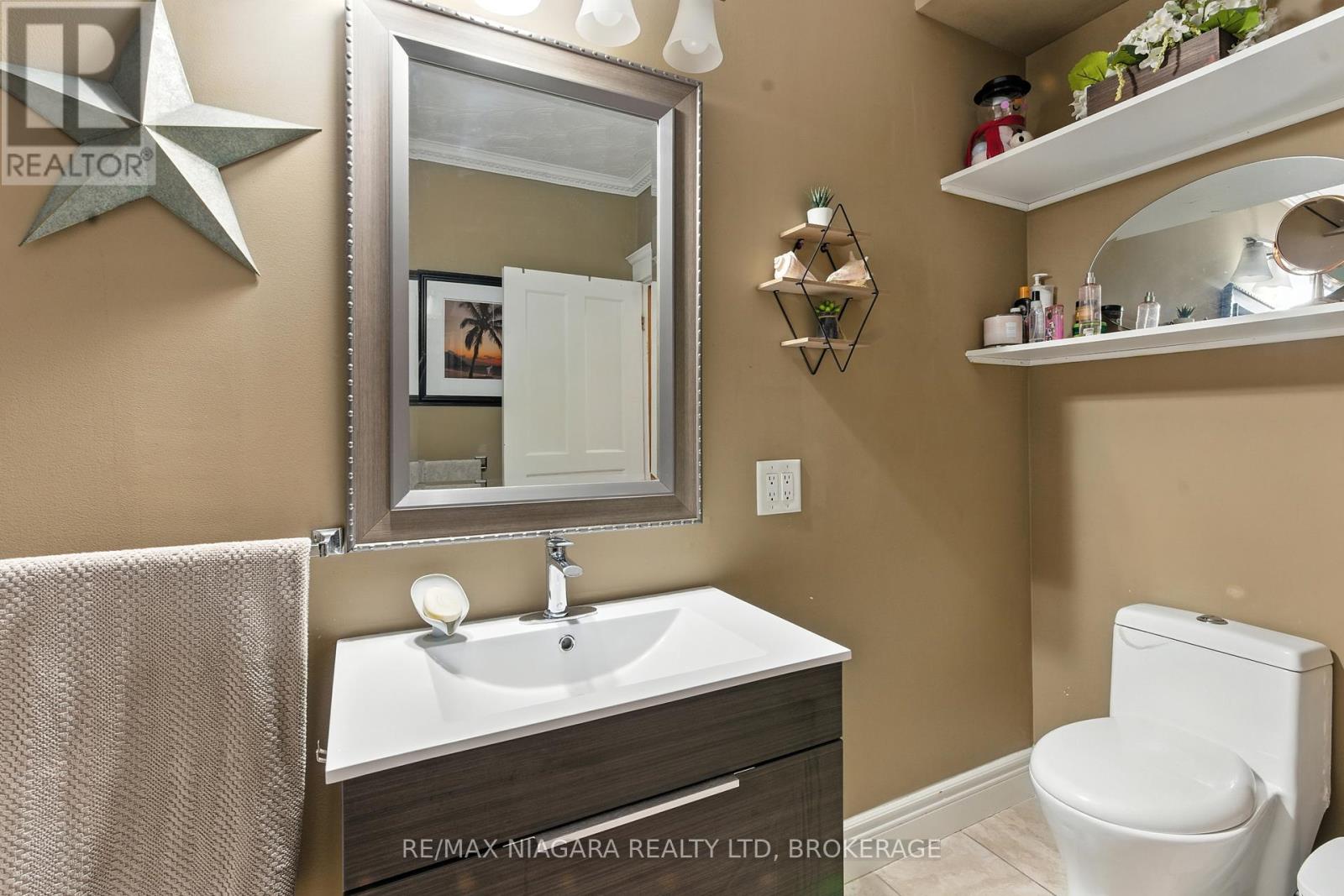 Photo 18 of 107 Beechwood Avenue, Hamilton ON