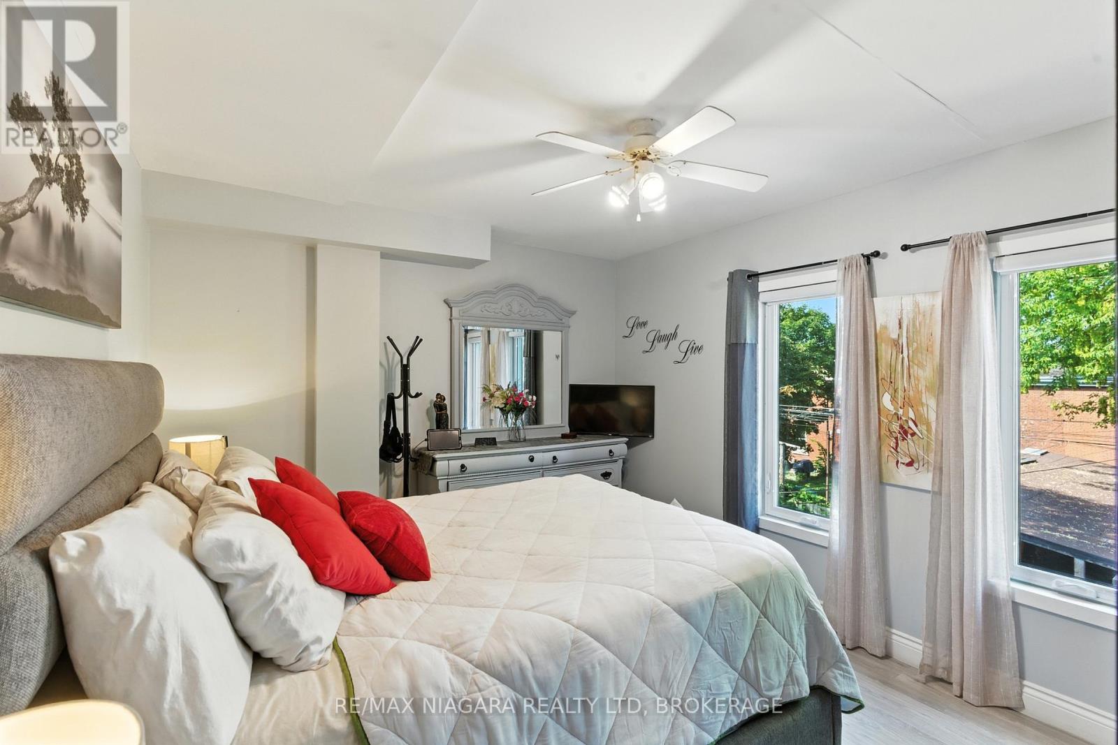 Photo 20 of 107 Beechwood Avenue, Hamilton ON
