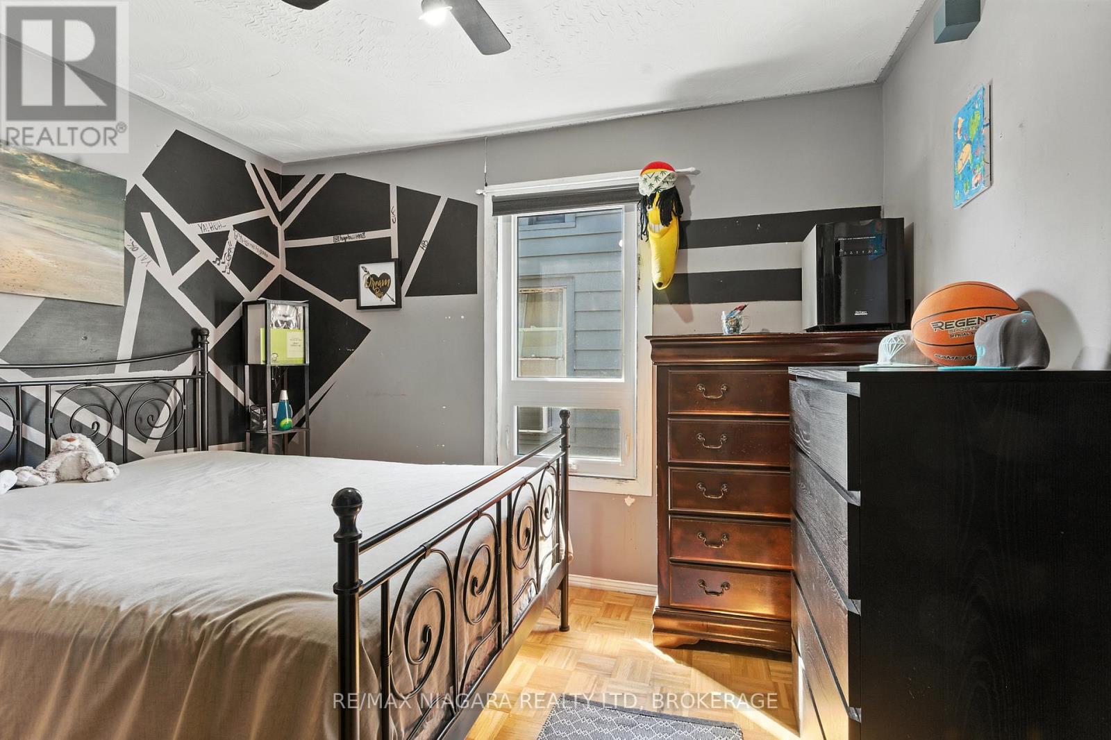 Photo 23 of 107 Beechwood Avenue, Hamilton ON