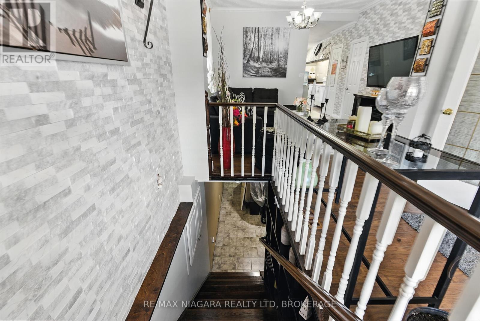 Photo 33 of 107 Beechwood Avenue, Hamilton ON