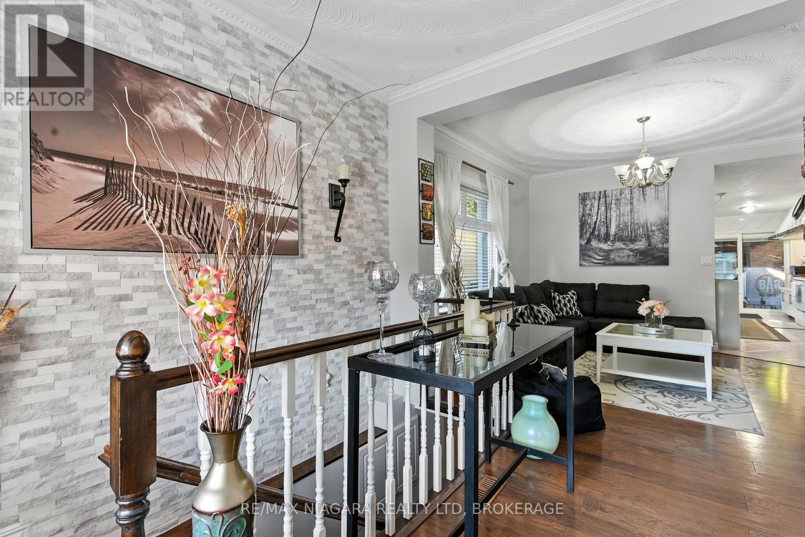 Photo 6 of 107 Beechwood Avenue, Hamilton ON