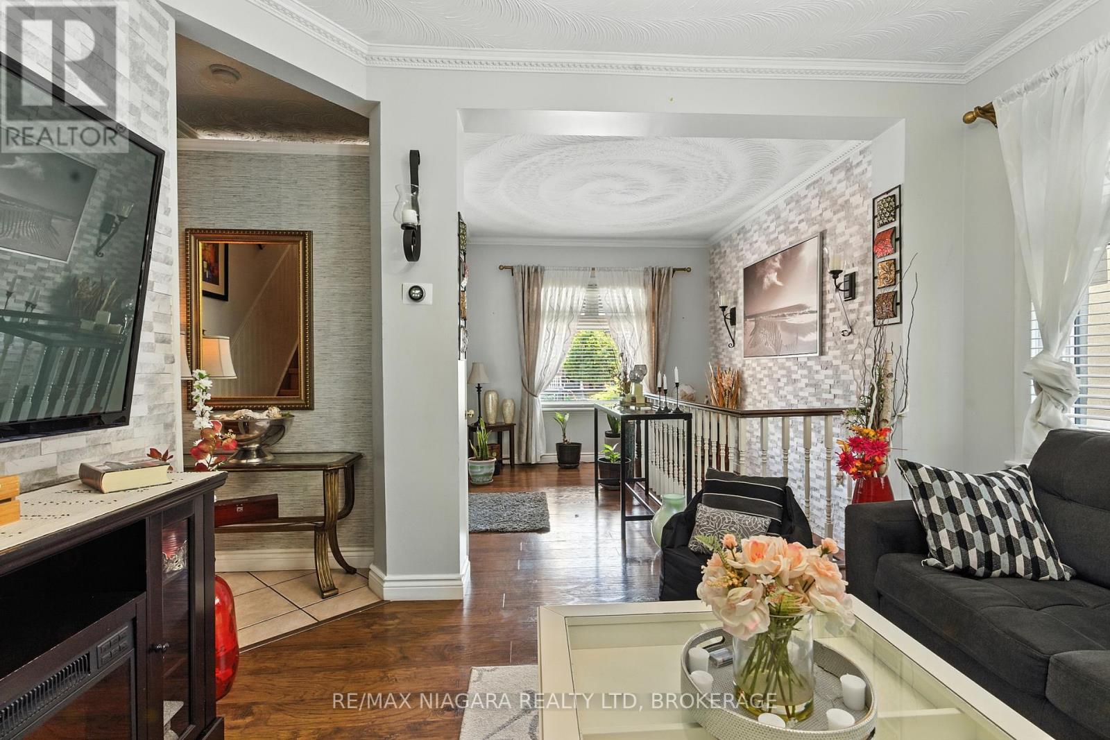 Photo 8 of 107 Beechwood Avenue, Hamilton ON