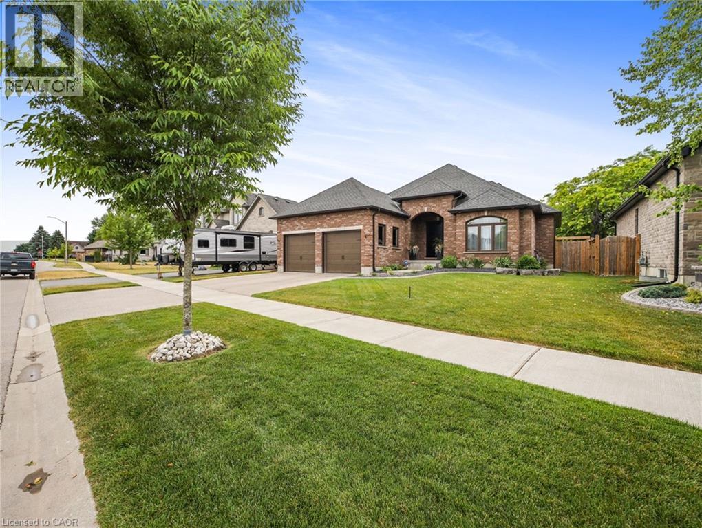 Photo 3 of 14 Ross Avenue N, Simcoe ON