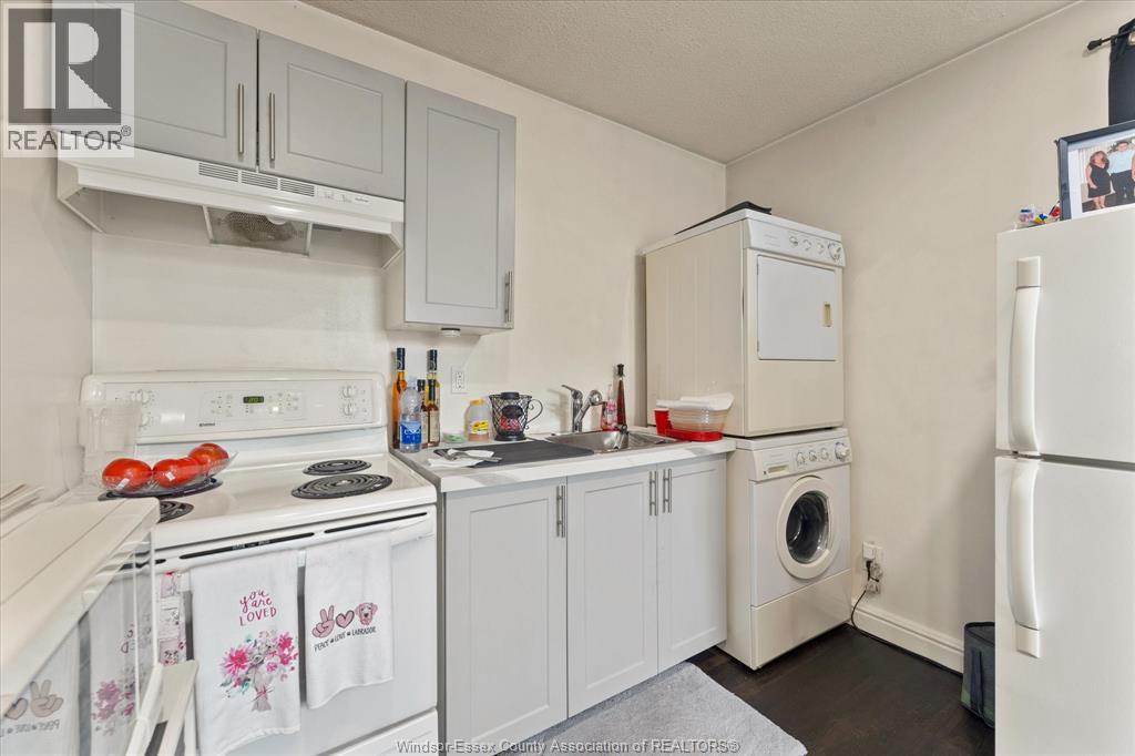 Photo 22 of 5188 Wyandotte, Windsor ON
