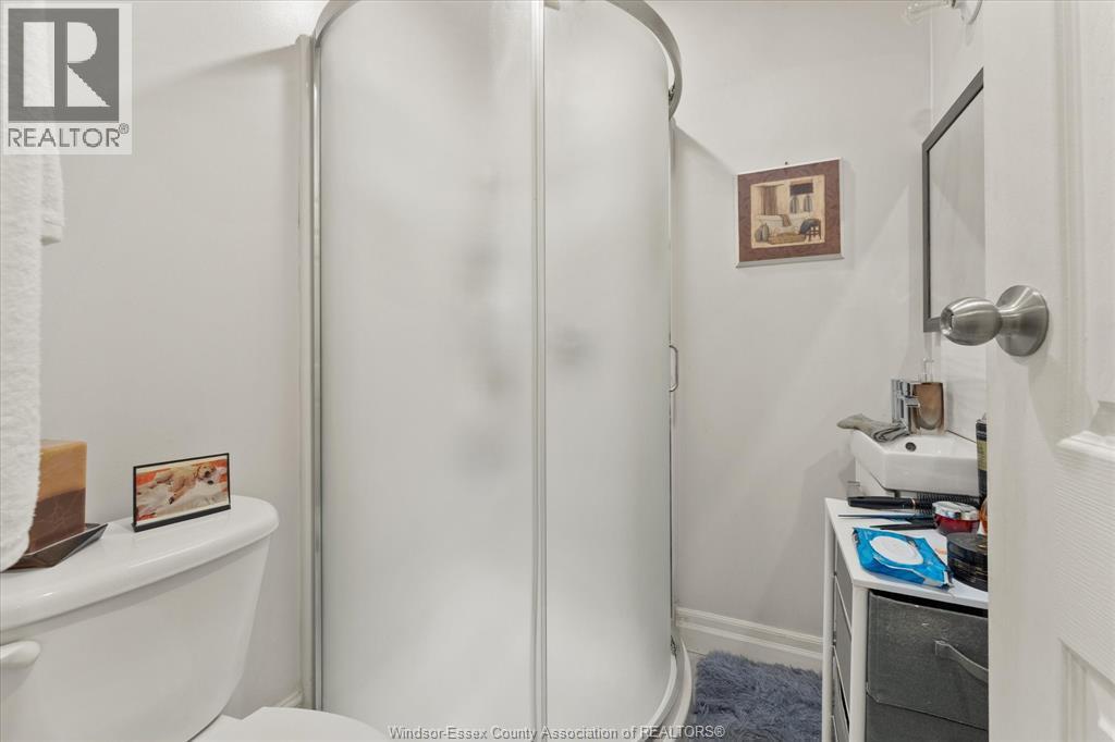 Photo 24 of 5188 Wyandotte, Windsor ON