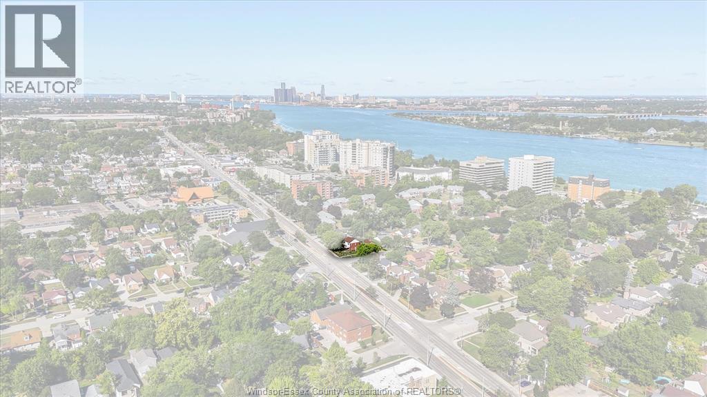 Photo 2 of 5188 Wyandotte, Windsor ON