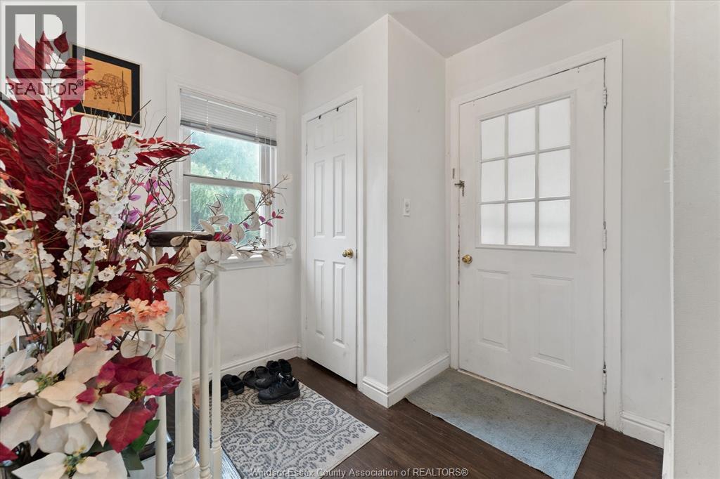 Photo 5 of 5188 Wyandotte, Windsor ON