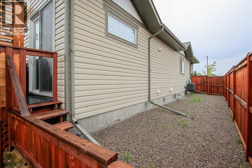 Photo 49 of 2 Cross Street, Lacombe AB