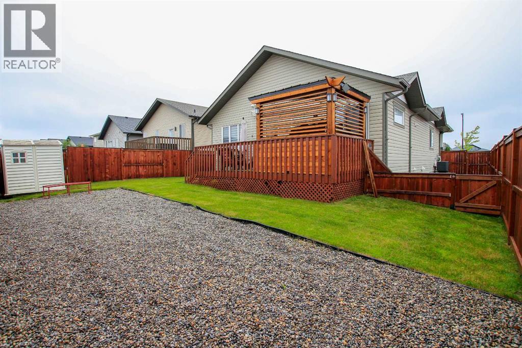 Photo 47 of 2 Cross Street, Lacombe AB