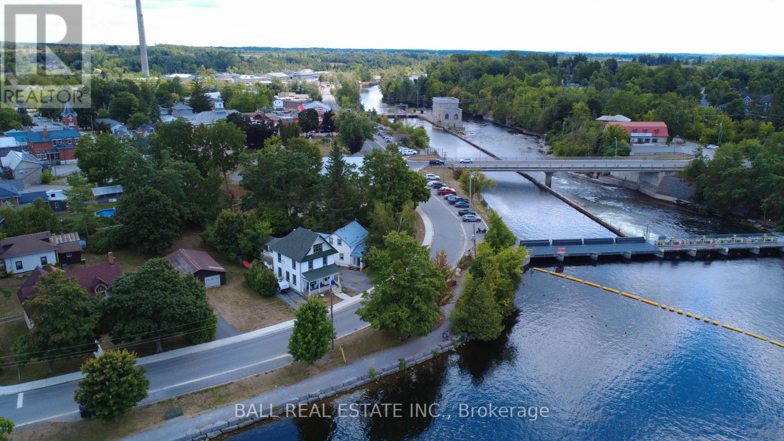 Photo 4 of 134 Water Street, Selwyn ON