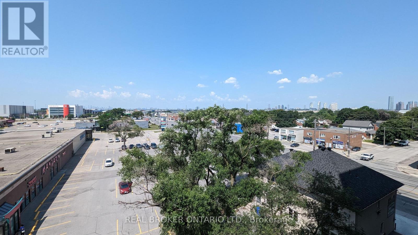 Photo 10 of 515 1195 The Queensway, Toronto ON