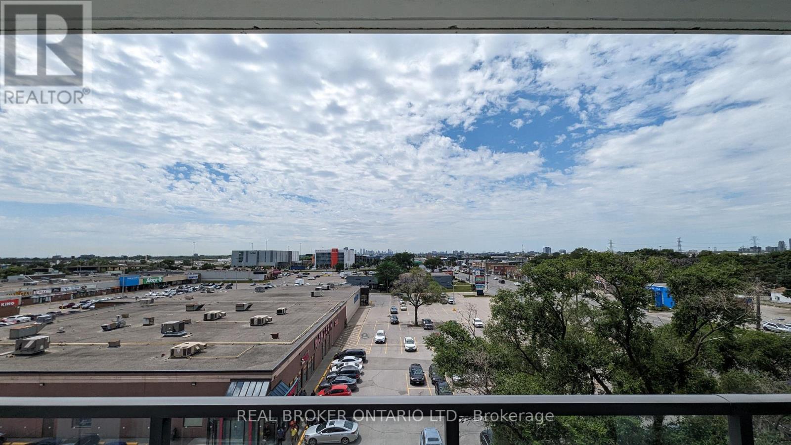 Photo 11 of 515 1195 The Queensway, Toronto ON